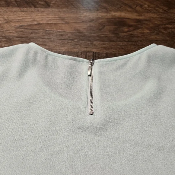 Express Pastel Blue Blouse Cap Sleeve Top Zipper Flowy Casual Work Office XS - Picture 7 of 8